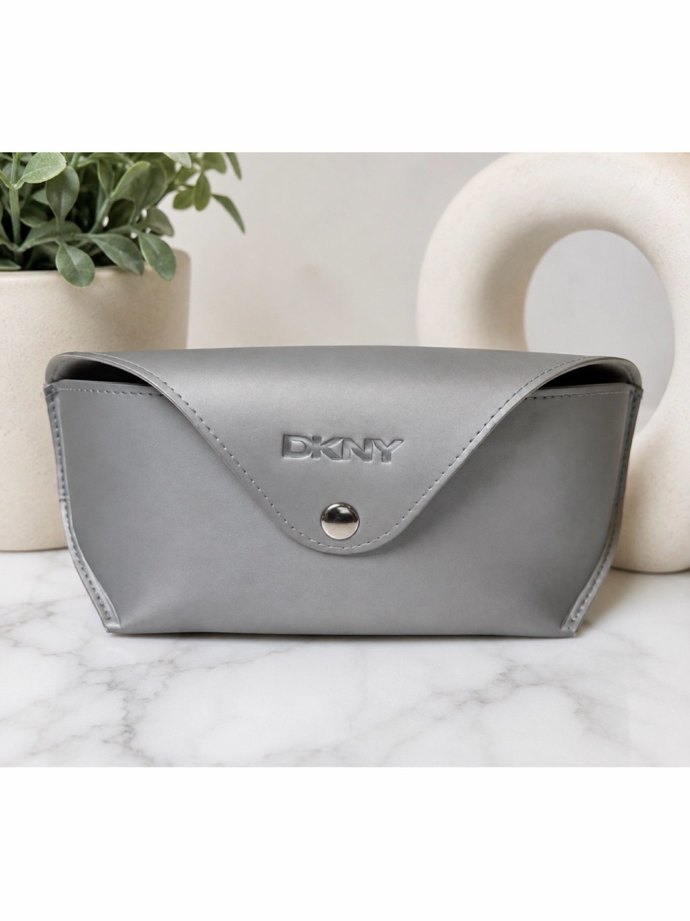 DKNY • Metallic Silver/Gray Sunglasses Case, OS